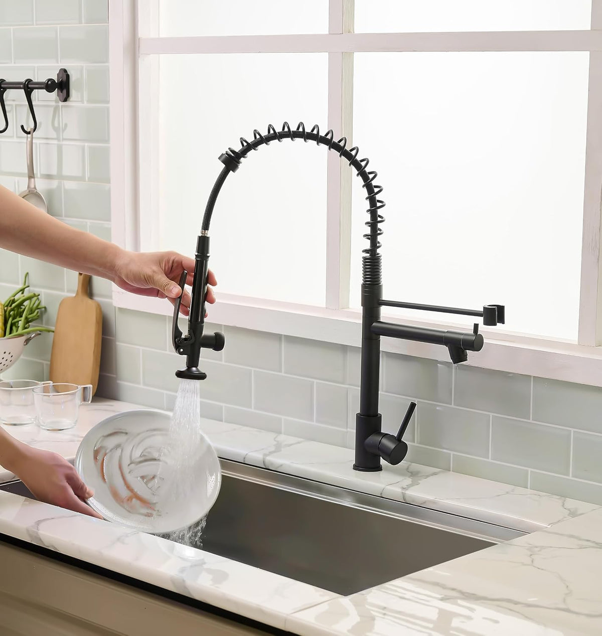 Fapully Black Kitchen Faucet,Commercial Pull Down Kitchen Sink Faucet
